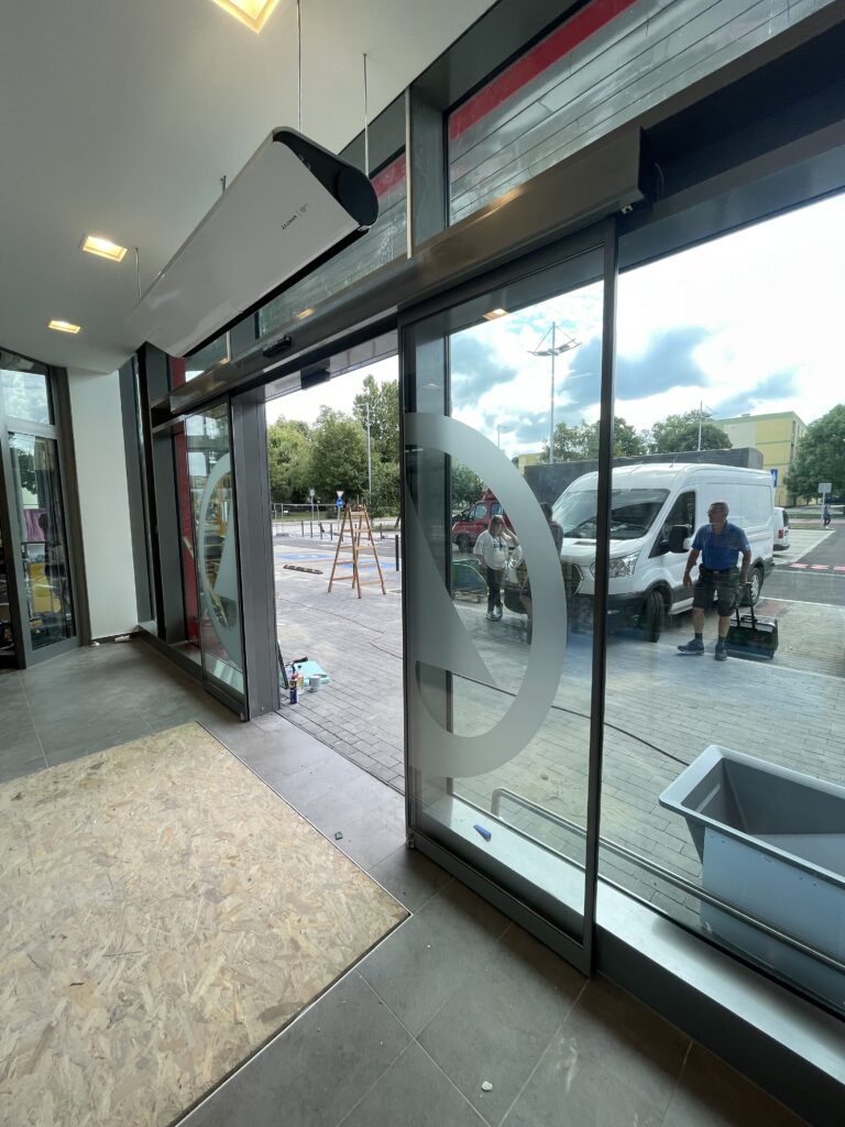 Rólunk - ALUTRON - Prémium nyílászárók és profi árnyékolástechnika